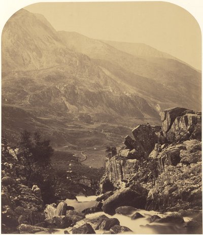 Vista desde las cataratas de Ogwen hacia Nant Ffrancon de Roger Fenton